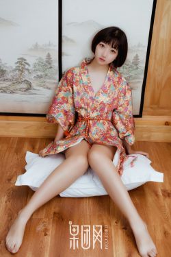 两个美妇用嘴服侍